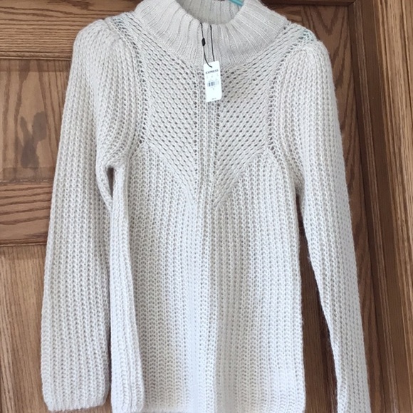 EXPRESS sweater. Women’s Size SP. cream/white with subtle shiny detail. 🔥NWT - Picture 1 of 14